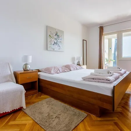 Alex * تْسْغيكفانِتْسا